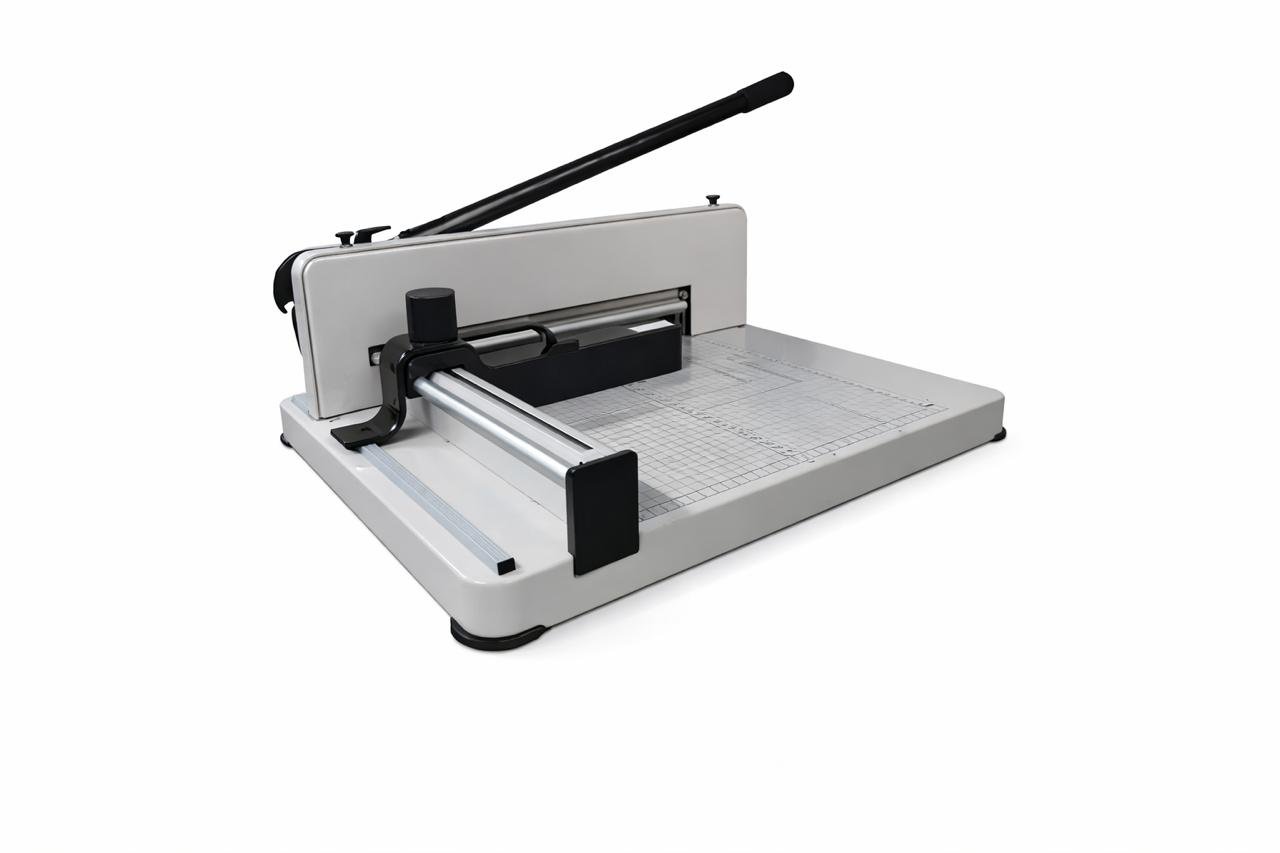 Precision-Cut A4: Heavy-Duty Desktop Rim Cutter